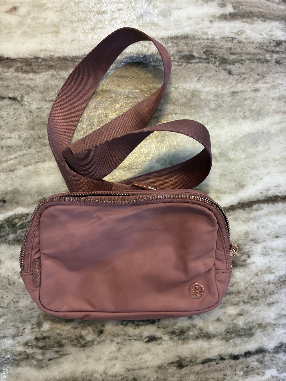 lululemon athletica mauve belt bag
